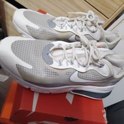 Nike Air Max 270 React