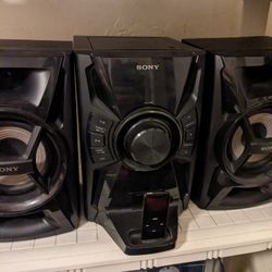 Stereo System Sony 3 Pieces Together