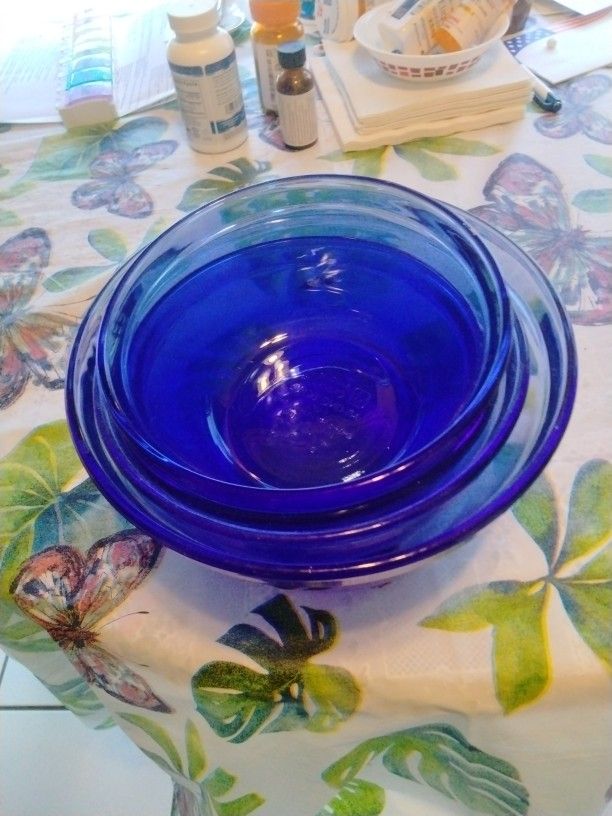 4blue bowls Set Anchor 40.00all 4