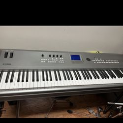 Yamaha MM8 Keyboard 
