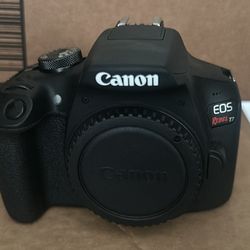Canon Rebel T7