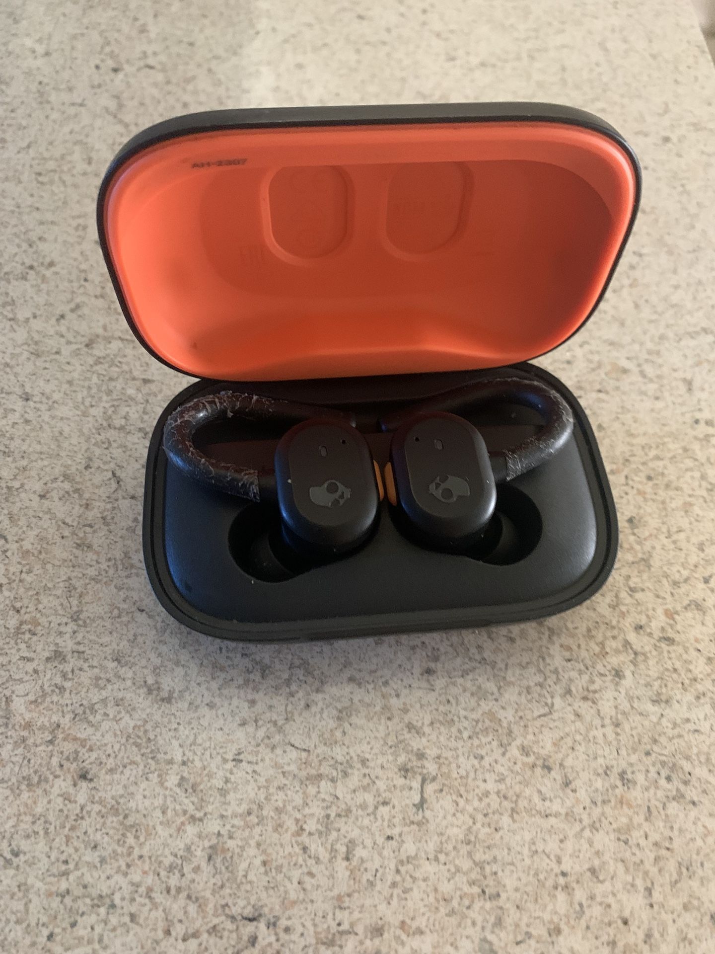 Wireless headphones Not Loud Headphones at All
