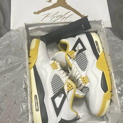 Air Jordan ‘Vivid Sulfur’ 4