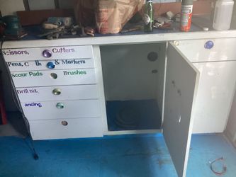 Cabinet with drawers