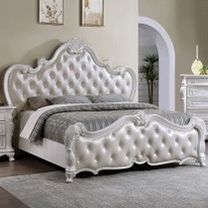 White Queen Bed - Elegant Traditional Style Bedroom