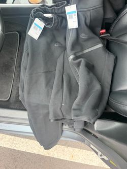 Medium Nike tech sweatsuit