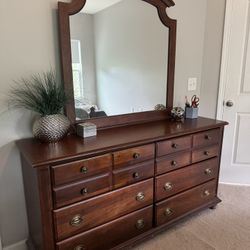 Broyhill Solid Wood Bedroom Set – Full/Queen – Dresser, Mirror, Nightstand