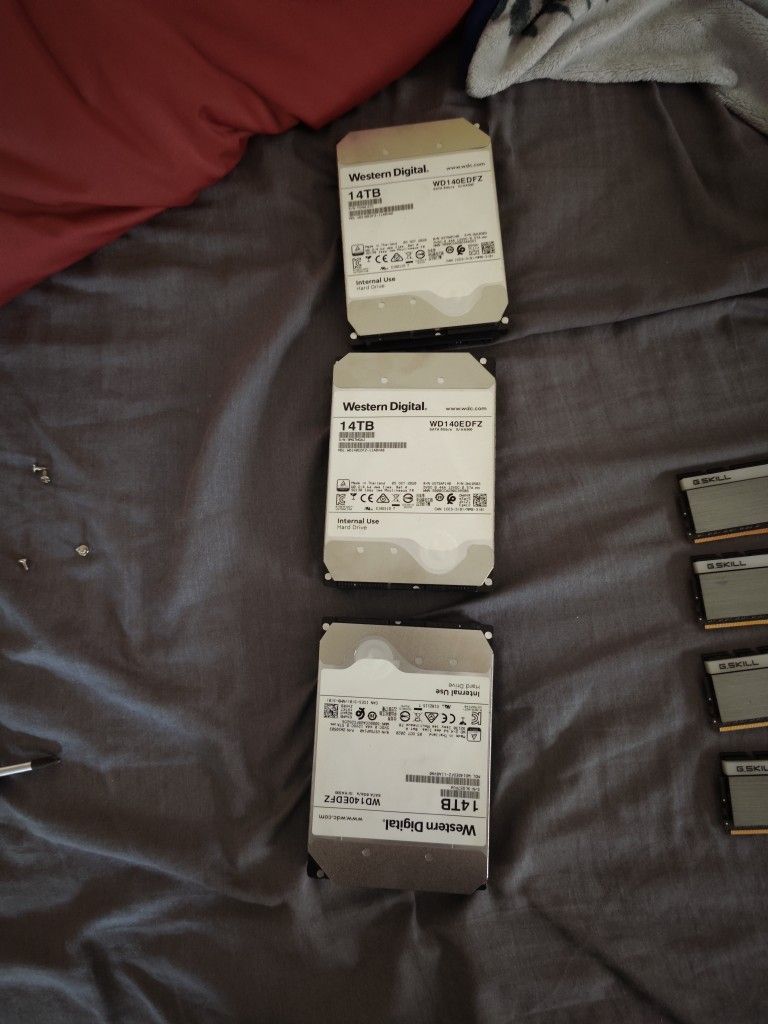 Western Digital 14TB x 3