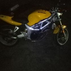 Suzuki SV650 