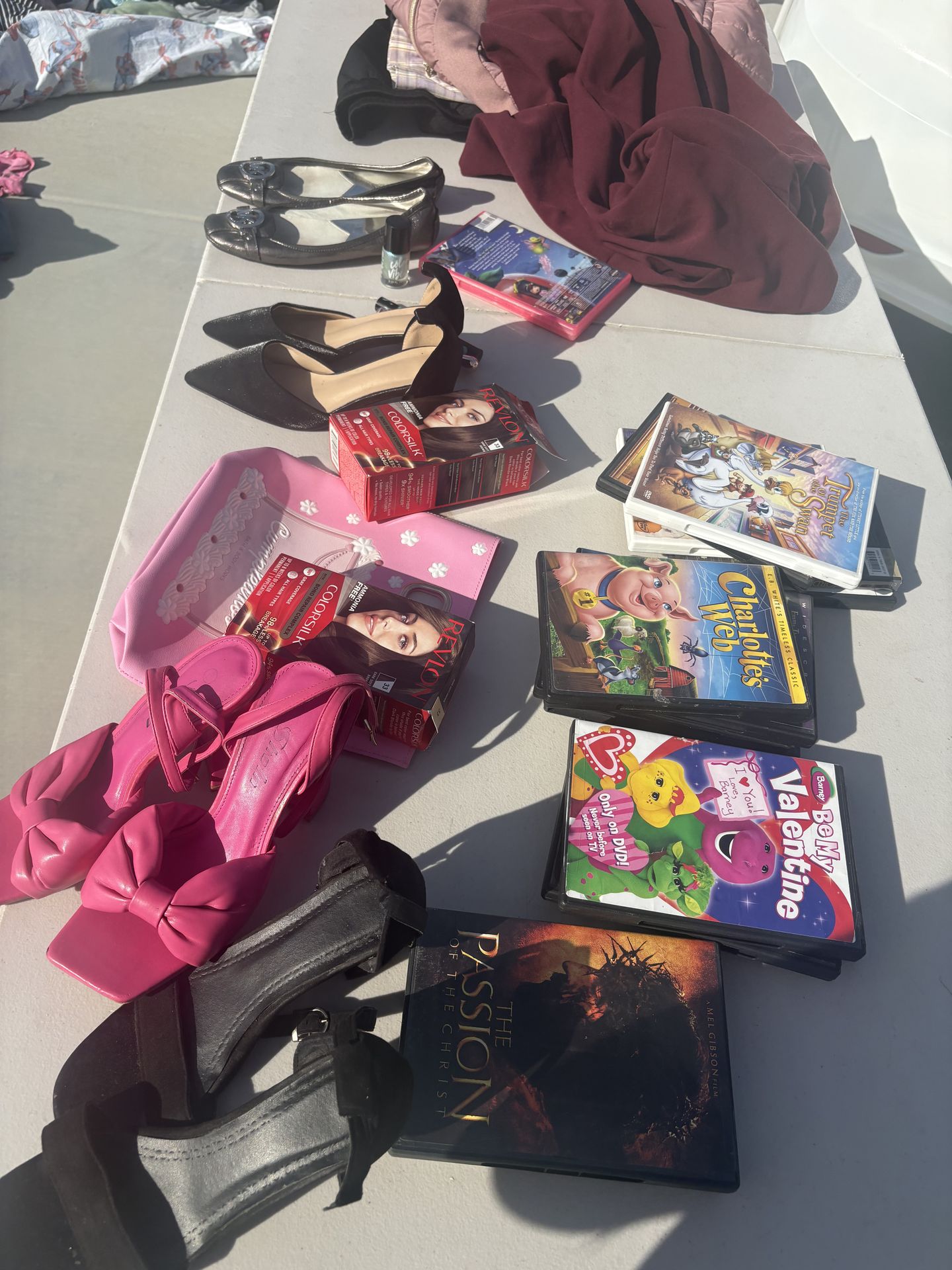 Free yard sale left overs no holds must take all table and blankets or tarp not included please read