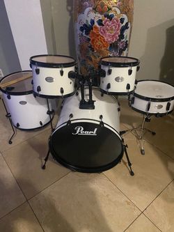 New Pearl Drum Set
