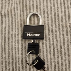 Master Lock Padlock with 2 Keys - Great Condition
