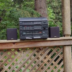 VINTAGE SANYO ALL IN ONE STEREO MUSIC SYSTEM