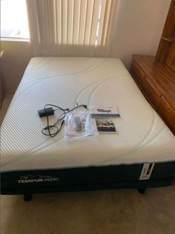 Full size Tempur-pedic adjustable bed