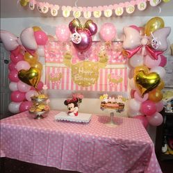 Minnie mouse banner, backdrop and 1 big foil balloon
