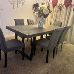 Dining Room W / 6 Chairs 🪑 