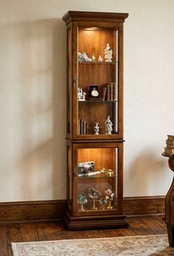 ✨ VINTAGE BROYHILL ILLUMINATED CURIO CABINET 🥰🥰 ONLY $65! ✨