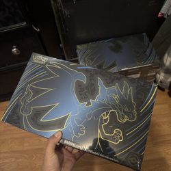 Pokemon Charizard Ultra Premium Collection 