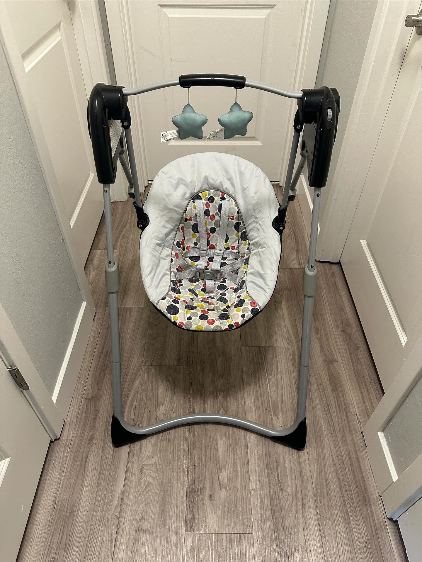 Graco Compact baby swing