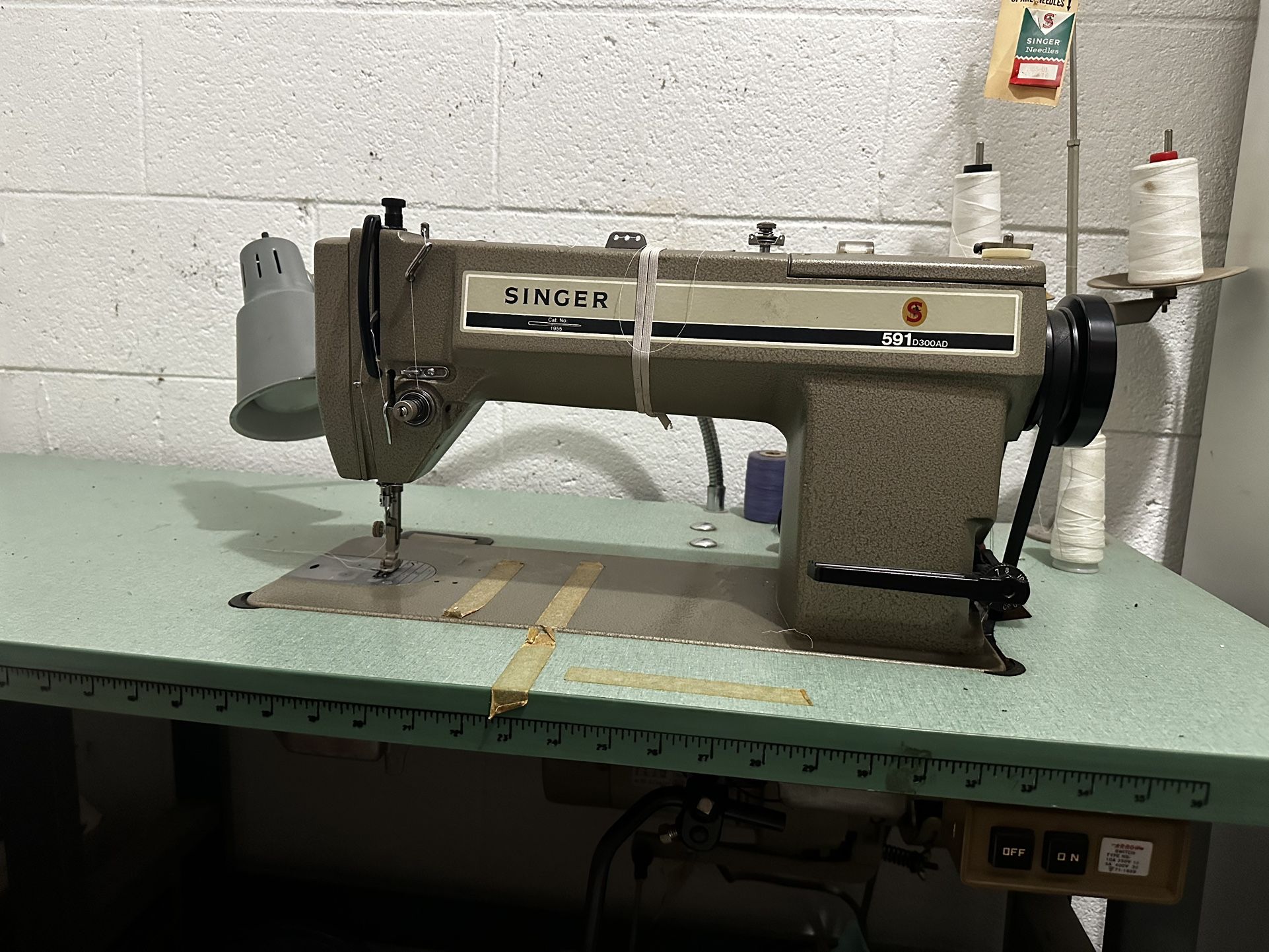Singer 591 D300AD Sewing Machine - Used