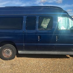 Ford Econoline   Van  Great Condition.