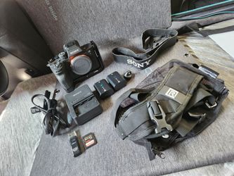 Sony A7IV Bundle