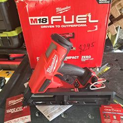 Milwaukee

M18 FUEL 18-Volt Lithium-Ion Brushless Cordless Gen II 15-Gauge Angled Finish Nailer (Tool-Only)