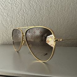 Louis Vuitton Aviator/ Pilot Sunglasses 