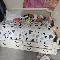 Twin Size Day Bed