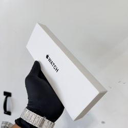 Brand New Apple Watch SE 3 LTE 40MM $260! iPhone