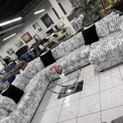 Huge “U” Shape Sectional ✨ Oversize Seats 