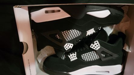 Jordan 4s 8½