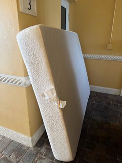 Great Queen size Serta mattress