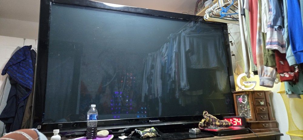 Huge Tv