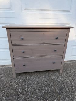 ikea hemnes 3 drawer dresser (DELIVERY AVAILABLE)