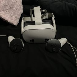 Meta Quest 3S VR Headset