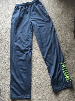 the two XL pants (18-20) are $ 5.00 each, the L / G jacket (14-16) is $ 15.00, the L / G (14/16) sweatshirt $ 5.00, vest M (10-12) $ 8.00