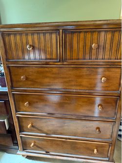 Dresser cabinet