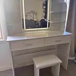 Beautiful Hollywood Vanities With Same Day Delivery