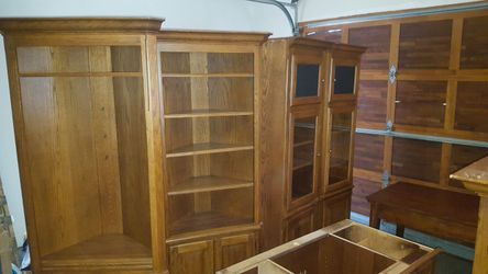 Entertainment center