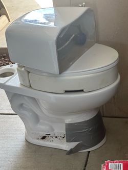 Water tank for toilet bowl