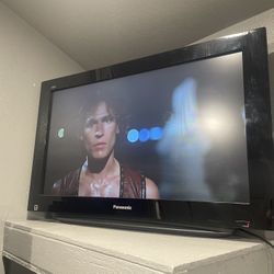 27 Inch Panasonic Tv , hdmi Output And RCA 