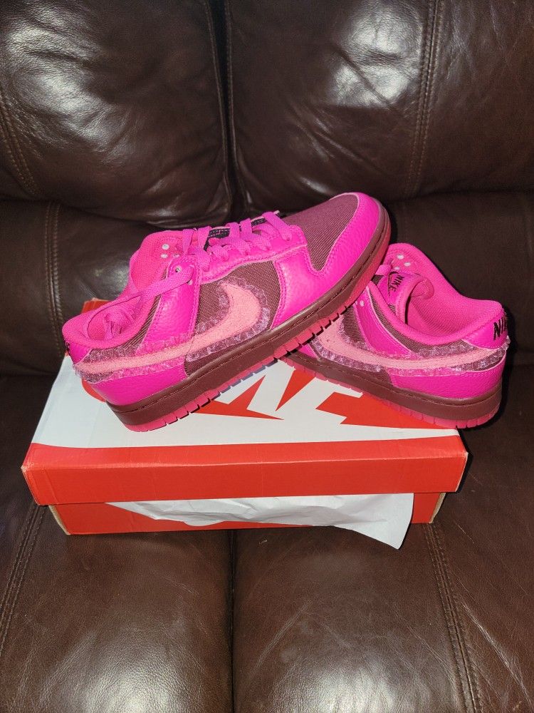 Women's Nike Dunk Low Valentines Day (2022)
