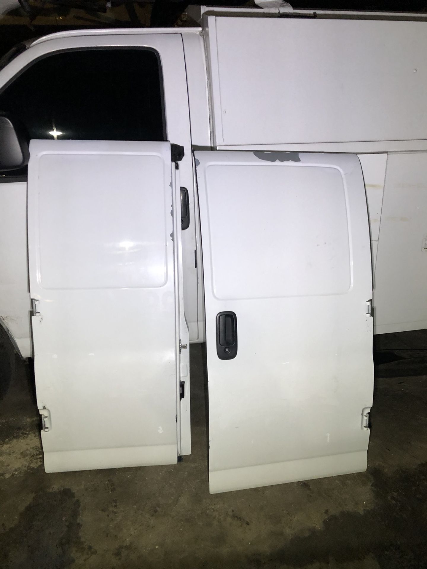 Express savana cargo van side doors solid white Chevy GMC OEM parts for ...