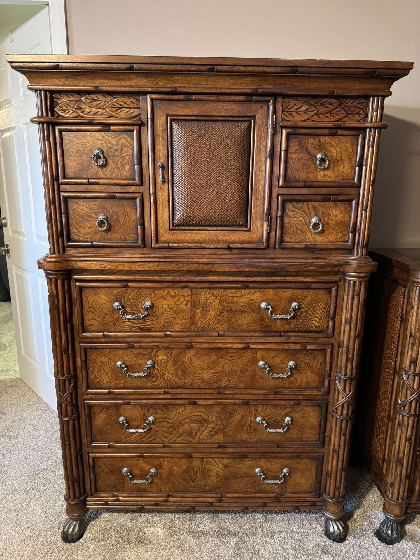 Solid Wood Bedroom Set – 6 Pieces + Free Lamps!