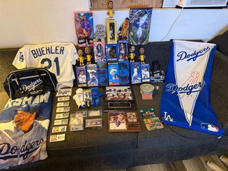 LA DODGERS & LAKERS MEMORABILIA SALE - READ DESCRIPTION