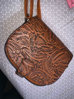NÜ-G Tooled Saddle Crossbody