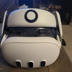 Quest 3 With BoboVR S3 Headstrap And Battery