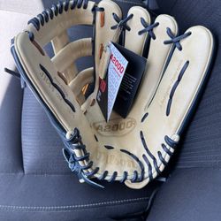 A2000 Baseball Glove