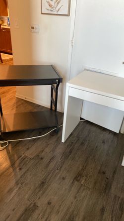 Two desk very good